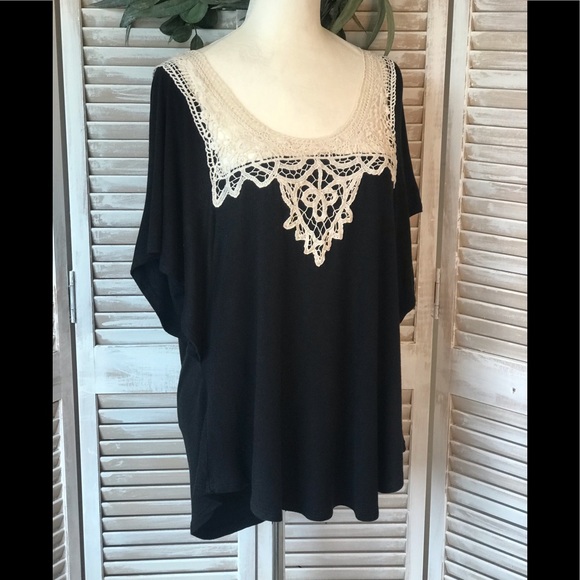CURVY FLUTTER SLEEVE TOP W/ LACE NECKLINE 1XL & 2 XL - Picture 2 of 7